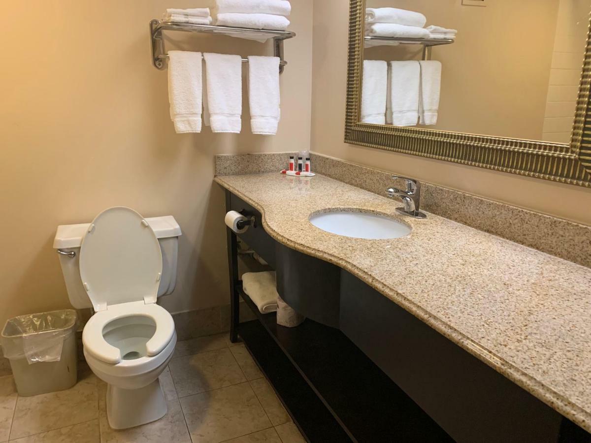 Ramada By Wyndham Gainesville Ngoại thất bức ảnh